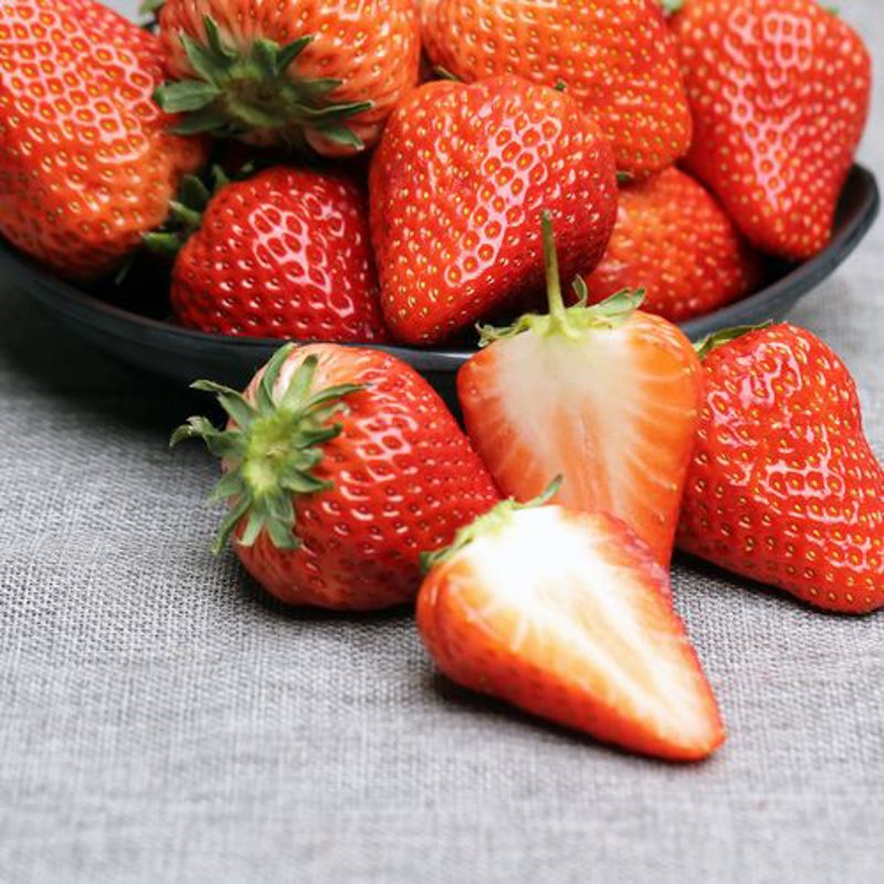 牛奶草莓,夏日里的清新选择